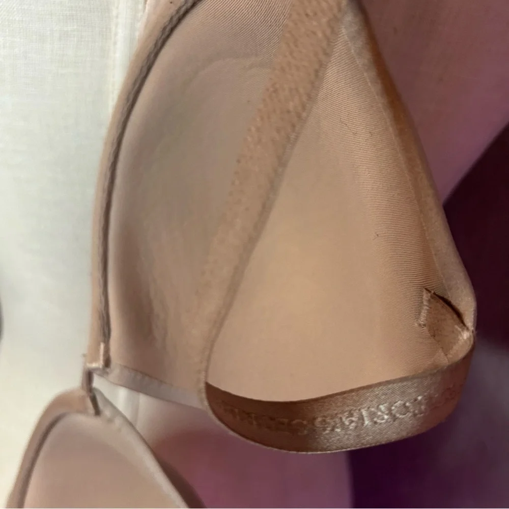 Women's Nude Bra victoria’s Secret lightly lined plunge 38C under wire